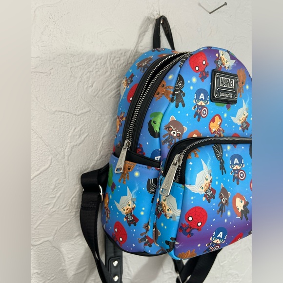 Disney Loungefly Marvel Avengers Mini Backpack - Picture 4 of 9